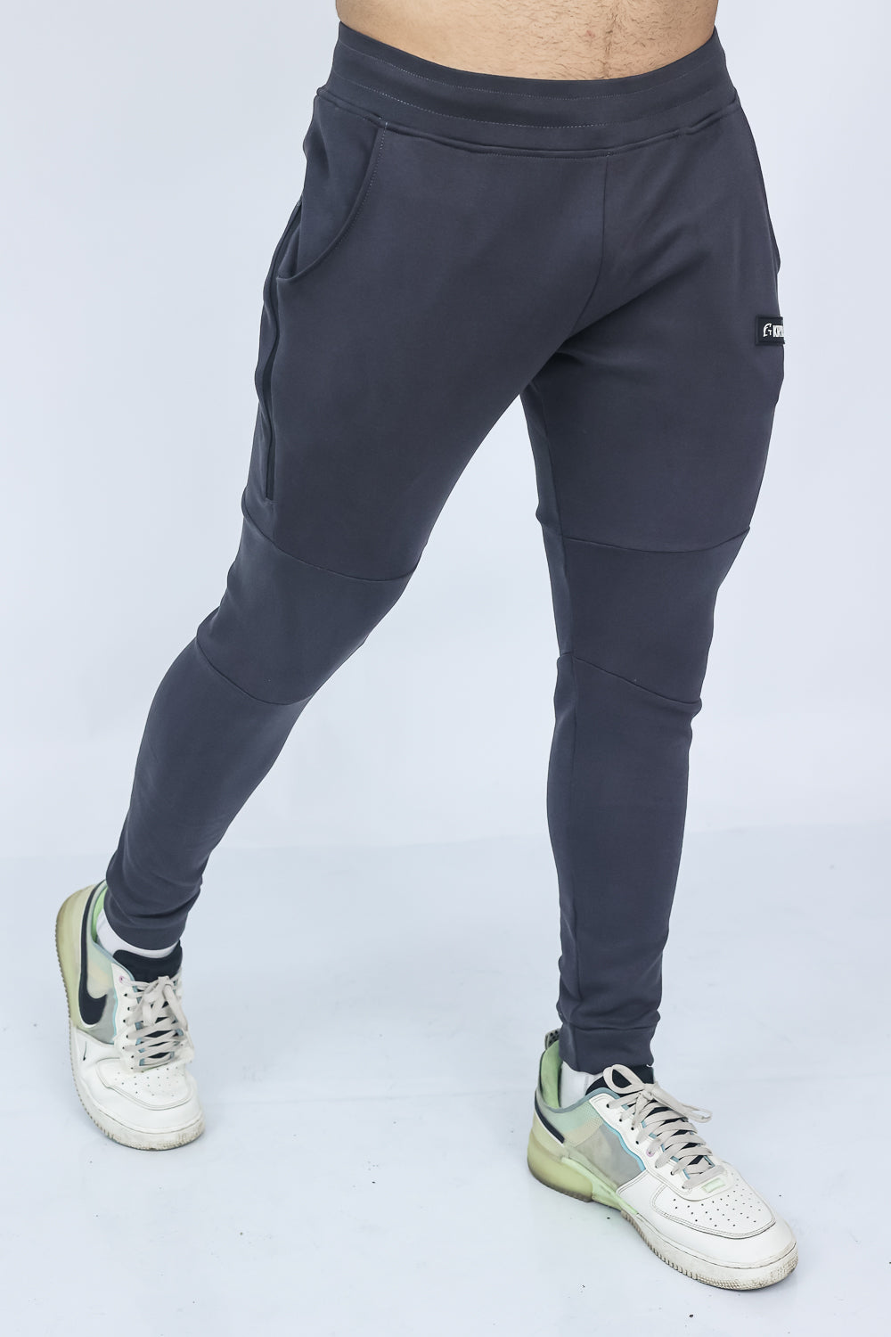 Signature Jogger Dark Grey