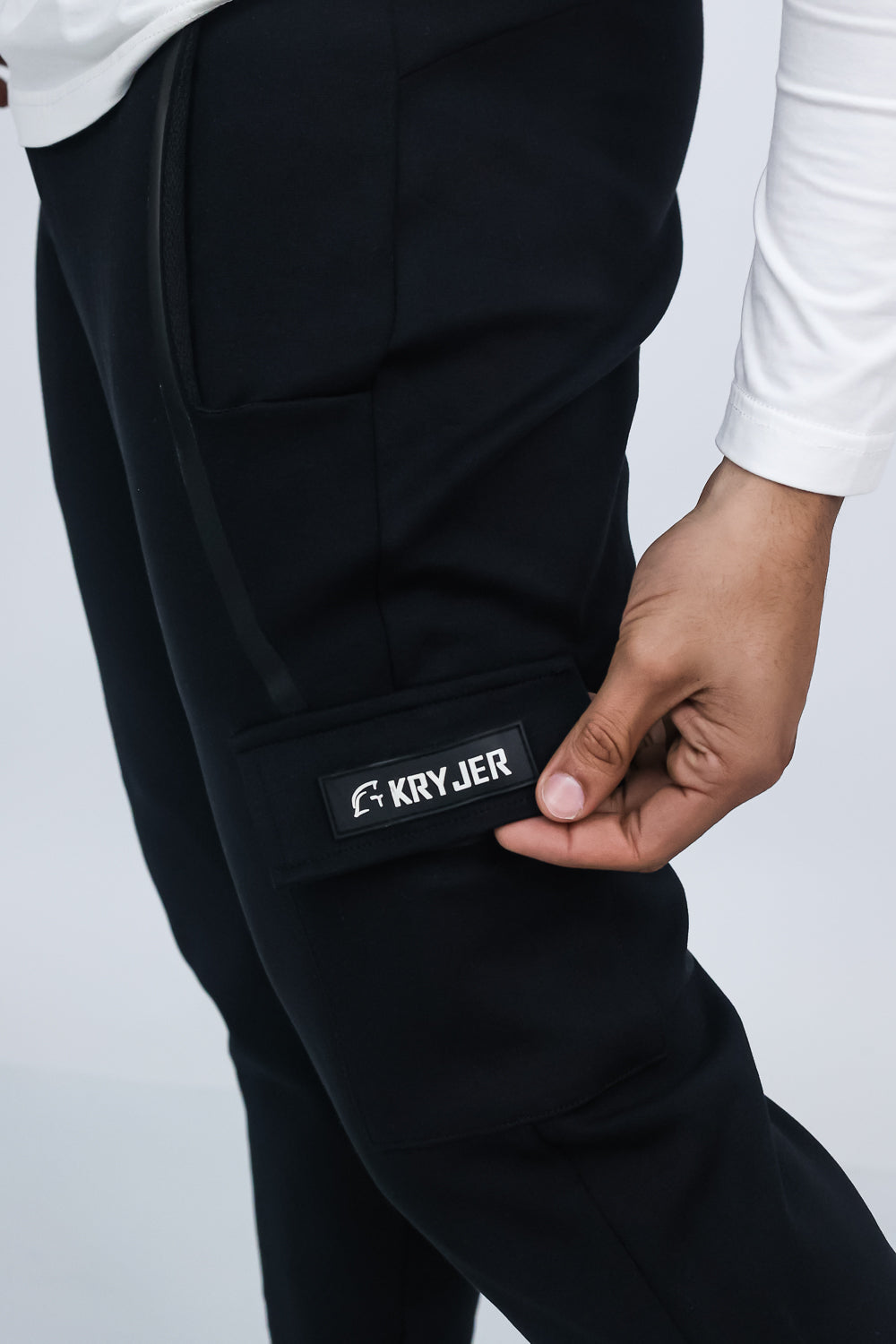 Signature Cargo Jogger Black