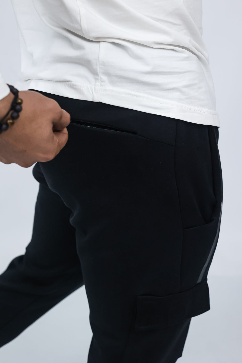 Signature Cargo Jogger Black